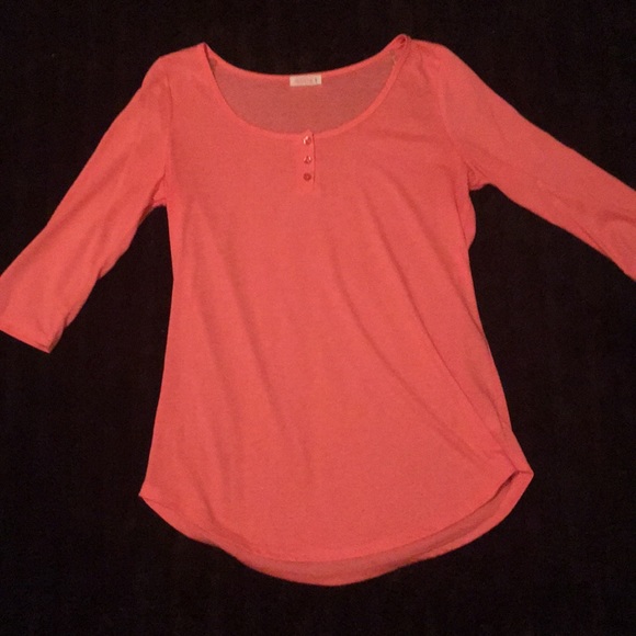 Assortment of pink tops! - Picture 4 of 6
